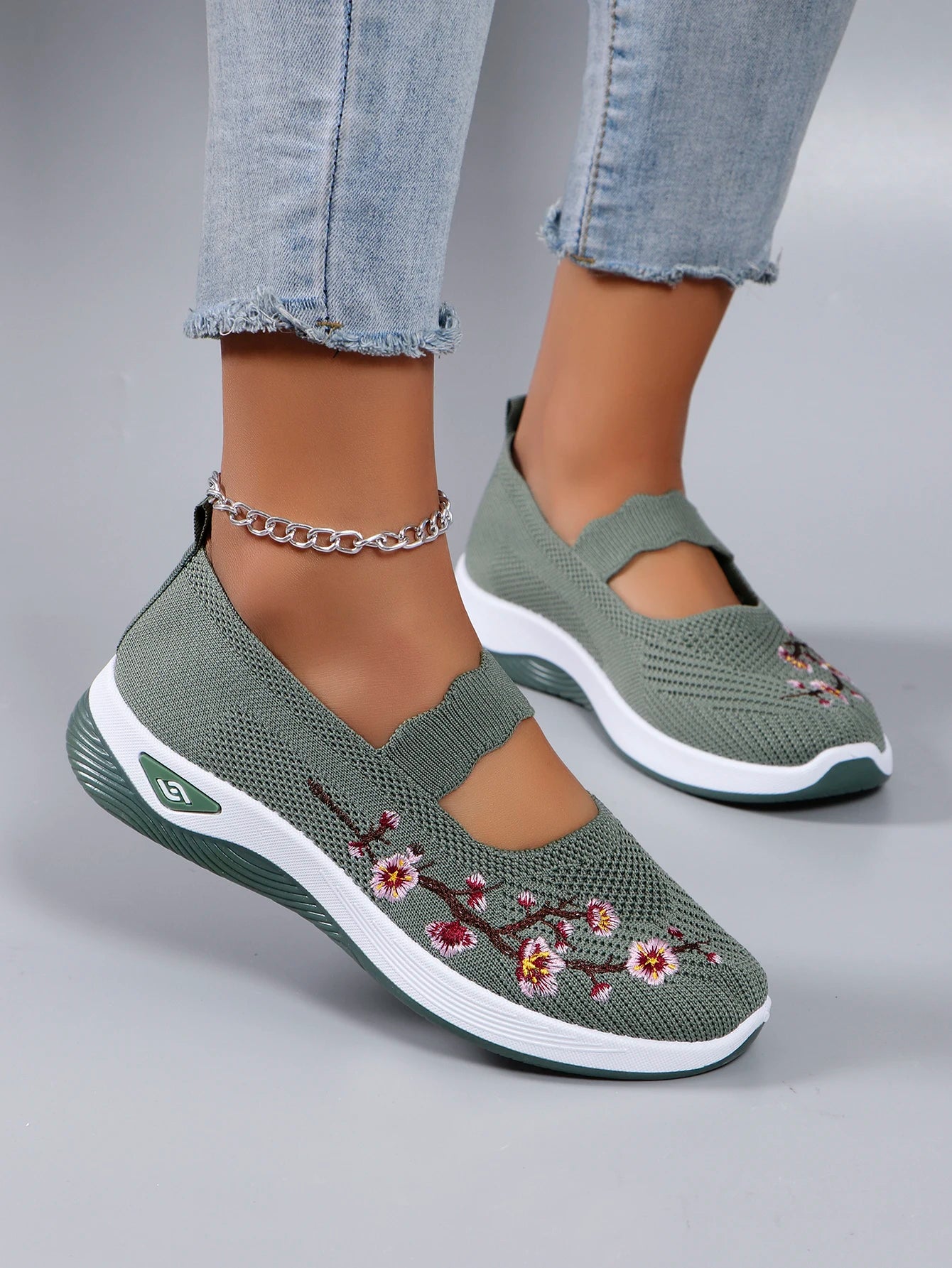 Women's Summer Breathable Mesh Casual Sports Shoes