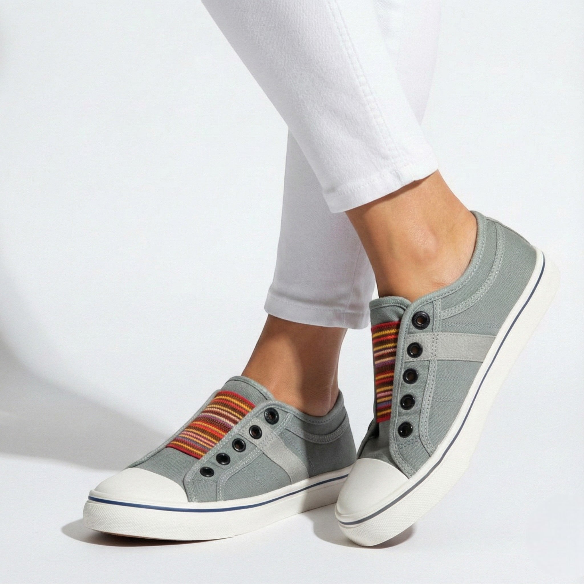 Damskie płócienne sneakersy wsuwane z okrągłym noskiem
